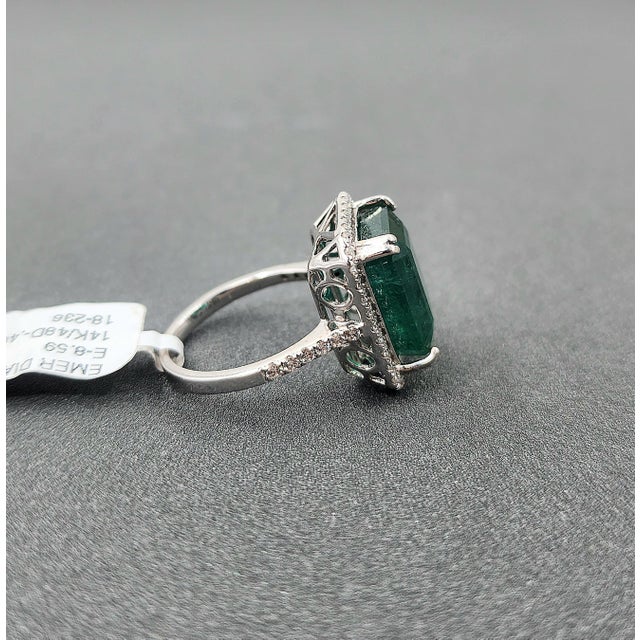 Green 9.07 Ct Natural Emerald & Diamond Ring Size 6.5 For Sale - Image 8 of 9