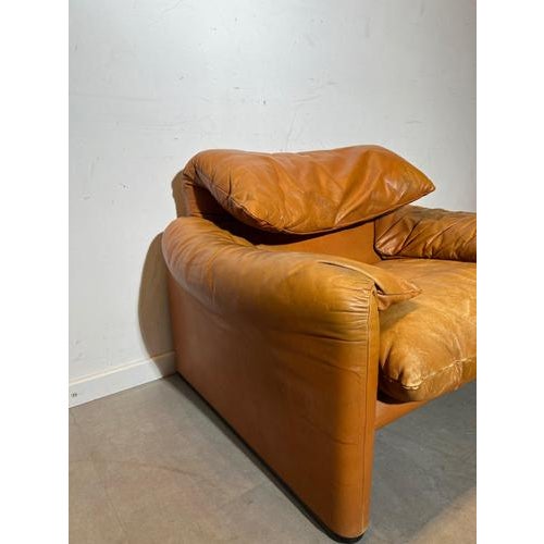 Maralunga Leather Lounge Chair by Vico Magistretti for Cassina For Sale - Image 6 of 8