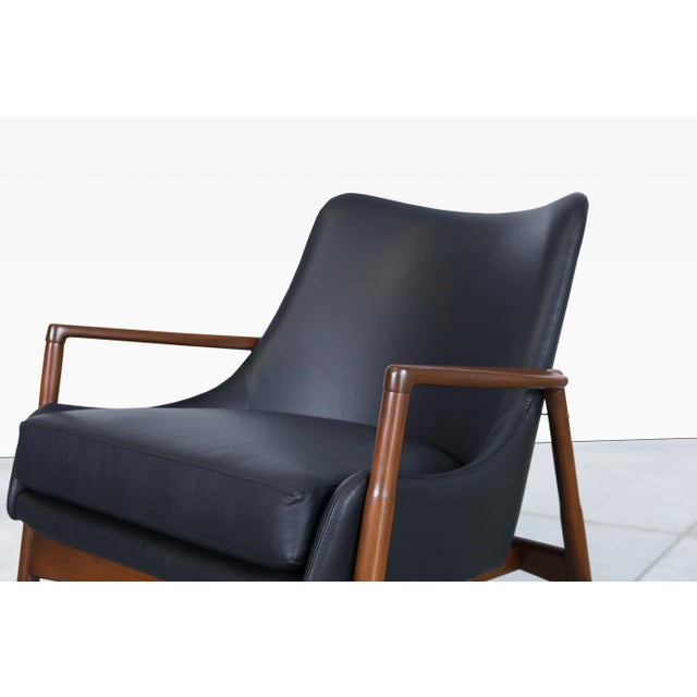 Danish Modern Black Leather and Walnut Lounge Chairs by Ib Kofod Larsen for Selig For Sale In Los Angeles - Image 6 of 11