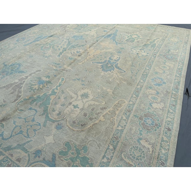 Shabby Chic Faded Oushak Wool Rug – Ivory/Blue – 9′1″ × 12′6″ For Sale - Image 9 of 9