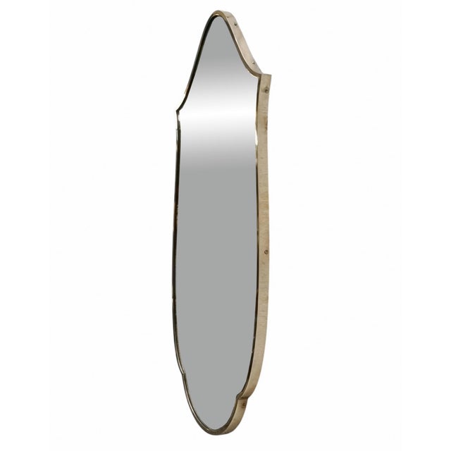 Shield-Shaped Brass Wall Mirror in the style of Gio Ponti, Italy, 1960s For Sale - Image 6 of 8