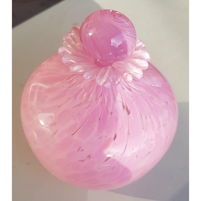 Mid-Century Modern Pink and White Marbled Murano Glass Perfume Bottle with Stopper, 1950s For Sale - Image 3 of 4