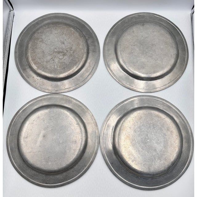 Vintage 4 - Wilton Armetale Pewter Colonial Liberty Crest 10.5" Dinner Plates For Sale - Image 9 of 13