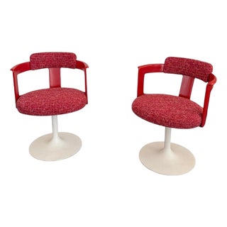 1970s Pair of Mid-Century Modern Raspberry Tulip Accent Chairs by Daystrom For Sale