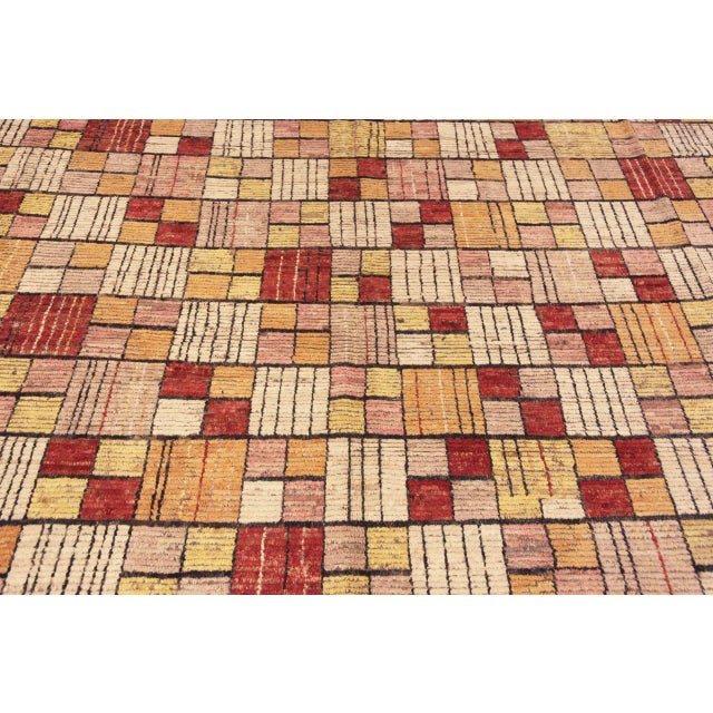 Nazmiyal Collection Large Modern Area Rug For Sale - Image 4 of 7