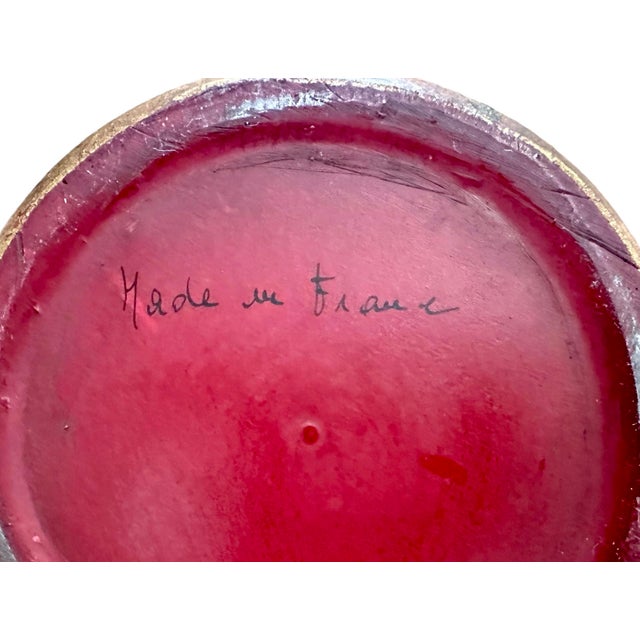 Metal Vintage French Neoclassical Ruby Red & Giit / Gold Tole Lion Cachepot / Cache Pot / Planters With Lion Head Ring Handles, a Pair For Sale - Image 7 of 7