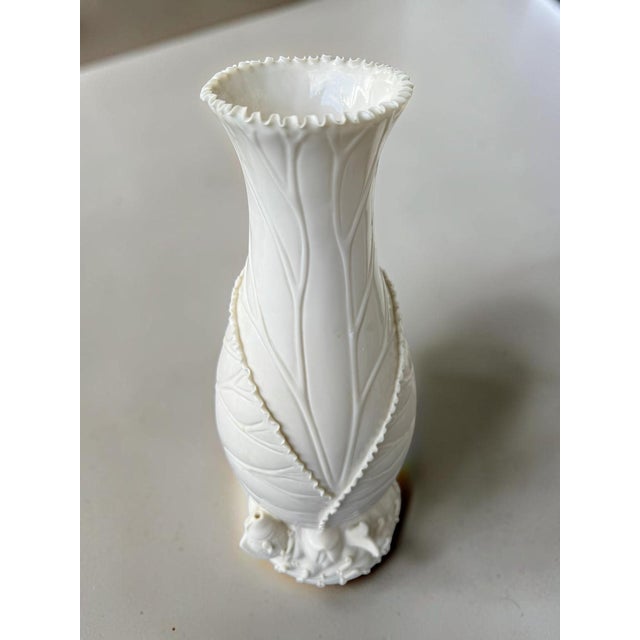 Chinese Vintage Chinese White Porcelain Vase – Fine Bone China - Cabbage Leaf Pattern For Sale - Image 3 of 14