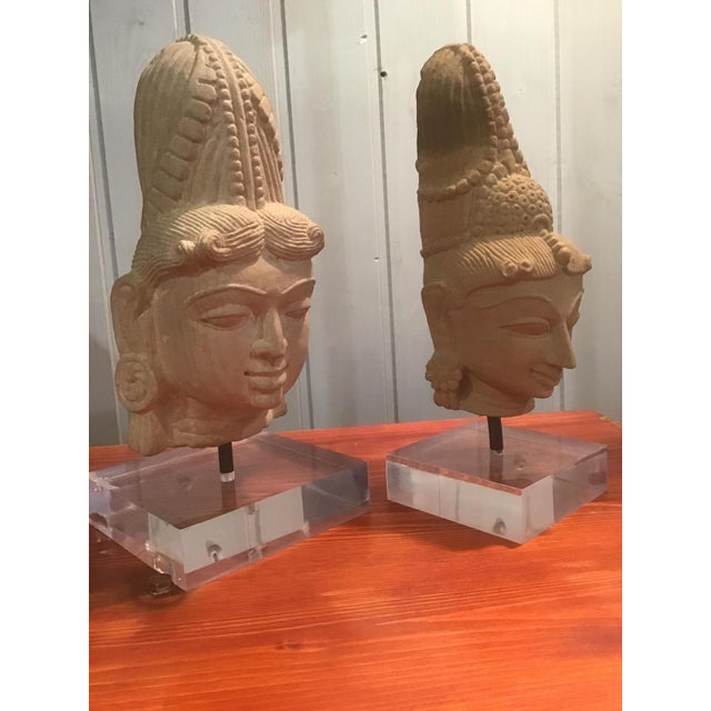 Antique Central American Aztec Stone Heads with Acrylic Glass Base, Set of 2 For Sale - Image 6 of 7