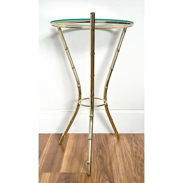 Vintage 23" Faux Bamboo Brass-Tone Metal & Glass Plant Stand – Hollywood Regency / Chinoiserie For Sale - Image 11 of 12