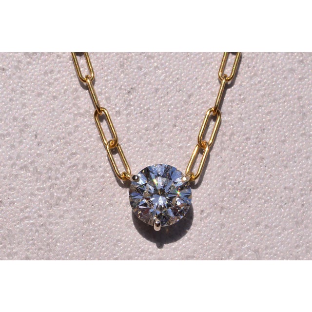 The Drop: Ladies 18 karat Diamond Drop Solitaire Necklace with 2.60 Carat Diamond. The necklace features a three prong set...