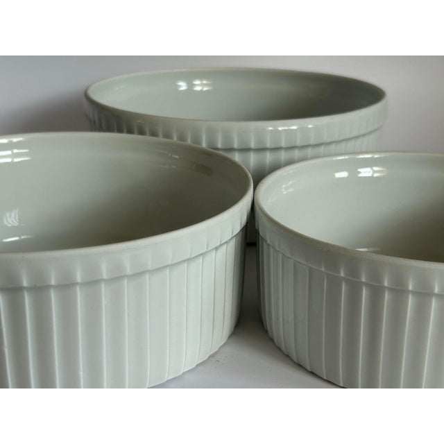 Pillivuyt et Cie 1990s Set of 3 French Pillivuyt Deep Pleated Porcelain Soufflé Dishes For Sale - Image 4 of 12