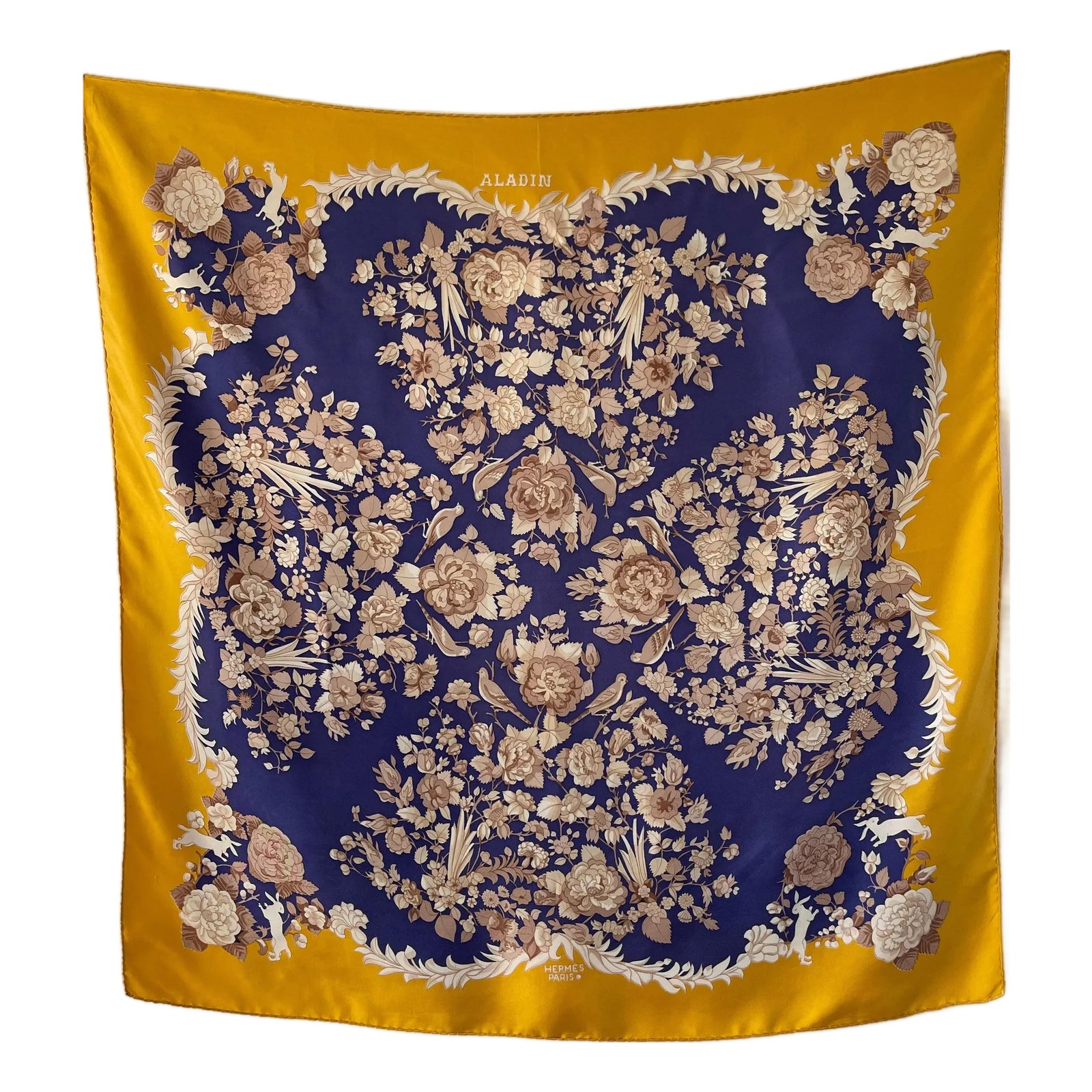HERMES ALADIN 花柄スカーフ　約87センチ Hermès Aladin Square Silk Scarf Héron Marie-françoise | Chairish