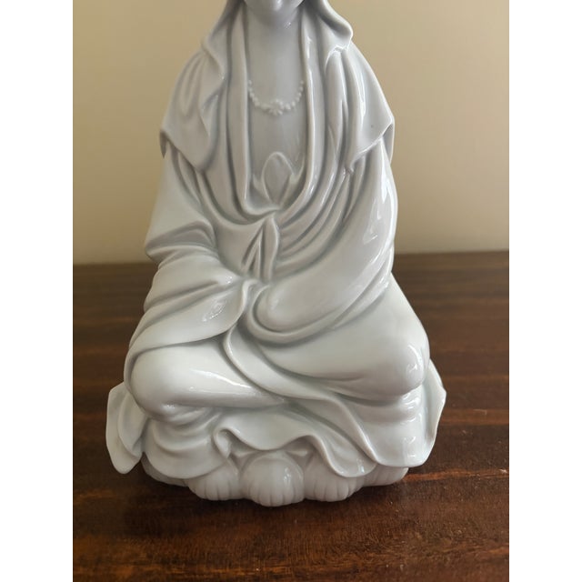 Mid 20th Century Blanc De Chine Porcelain Seated Kwan Yin Figure For Sale In South Bend - Image 6 of 11