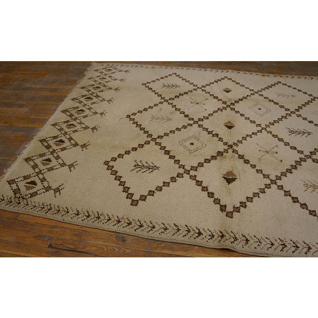 1950s Ivory Cream Diamond Tribal Hand Knotted Vintage Swedish Rya Rug 6' X 8'10" Wool Carpet For Sale - Image 4 of 6