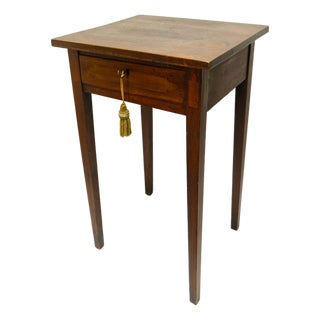 Early 19th Century Federal Hepplewhite Nightstand With Drawer For Sale