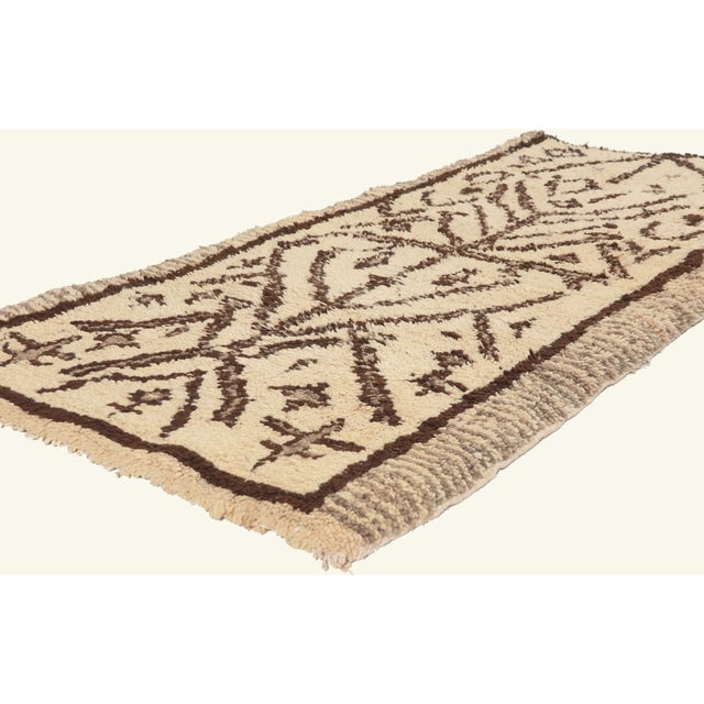 22085 Vintage Azilal Moroccan Rug, 02'11 x 05'11. The Sacred Lineage: A Vintage Azilal Moroccan Masterpiece of Ancestral...
