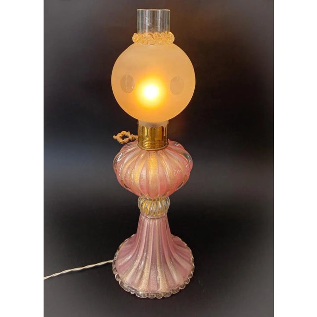 Beautiful table lamp old murano glass lamp vintage from the 60s pink glass, bullicante, with gold leaf. no brands or...