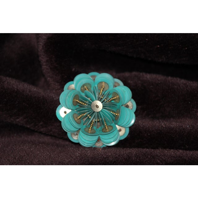 Round Blue Floral Brooch, France, 1940s For Sale - Image 9 of 9