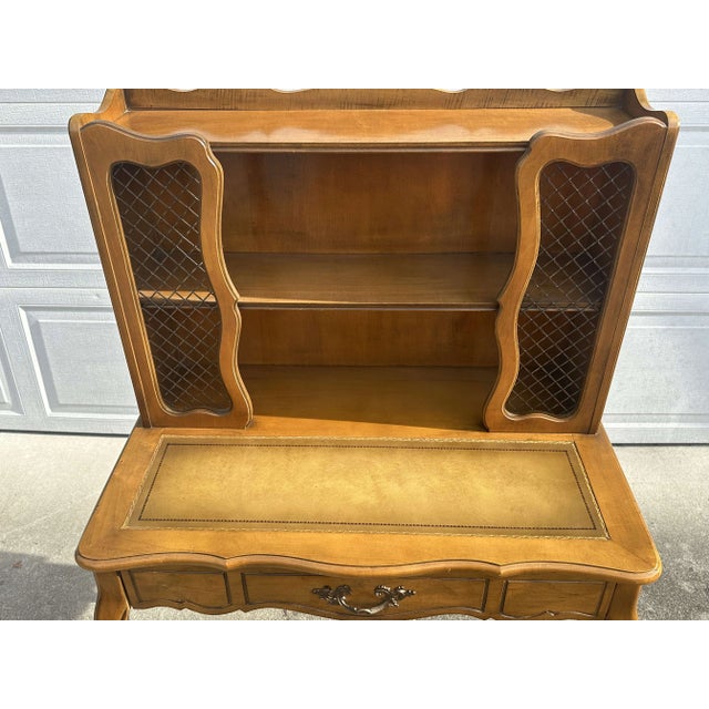 French Louis XV Style Bureau Ladies Writing Desk For Sale - Image 4 of 10