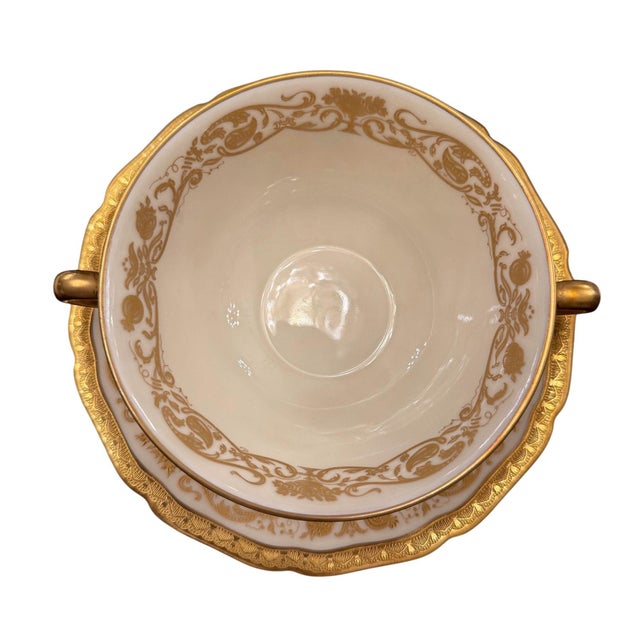Early 20th Century Black Knight Hohenberg Bavaria “Eldorado” 72-Piece Porcelain Service for 12 For Sale - Image 4 of 10