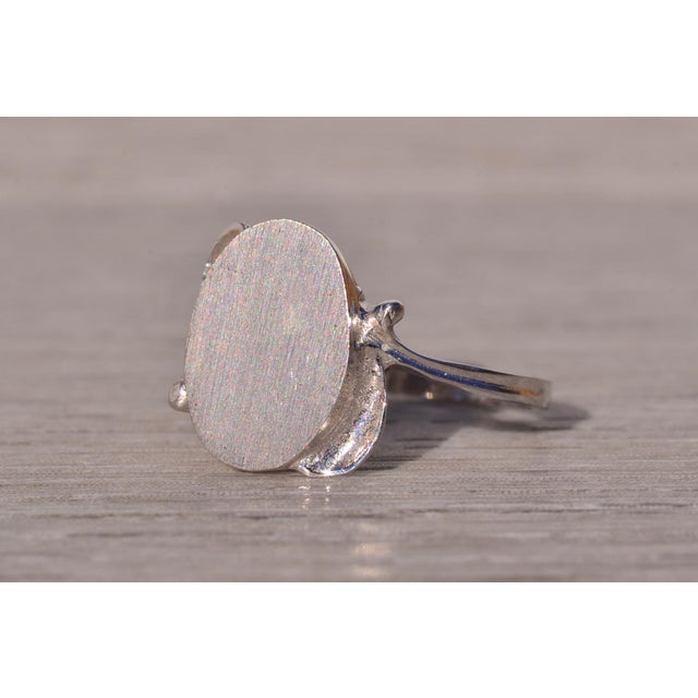 The Spef: Vintage Italian Made White Gold Signet Ring For Sale - Image 4 of 10