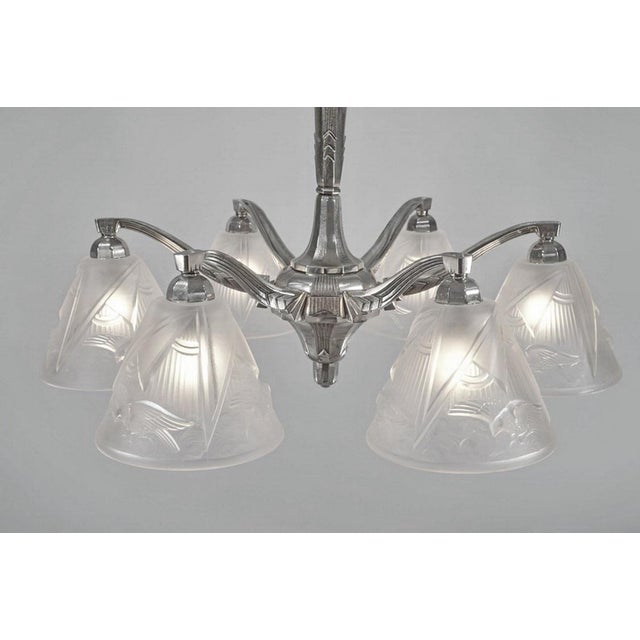 Hettier & Vincent & Hanots French Art Deco Chandelier 1930s - Frosted Birds Glass For Sale - Image 6 of 14