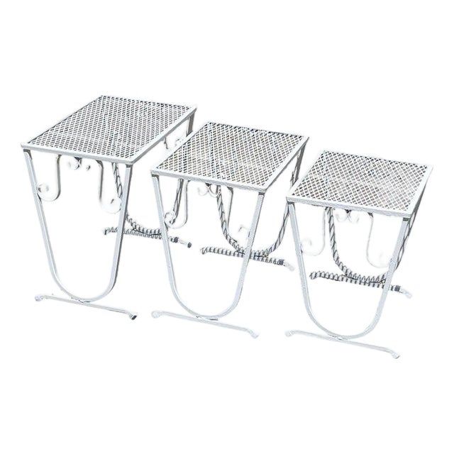 Mid-Century Modern Salterini Style Wrought Iron Mesh Nesting Tables, Set of 3 For Sale