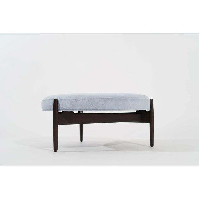 Jens Risom Ottoman in Light Blue Mohair, Circa 1960s For Sale In New York - Image 6 of 12