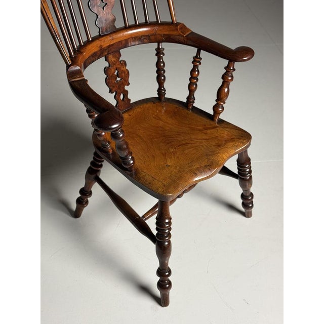 English Windsor Chair in Yew Wood For Sale - Image 18 of 18