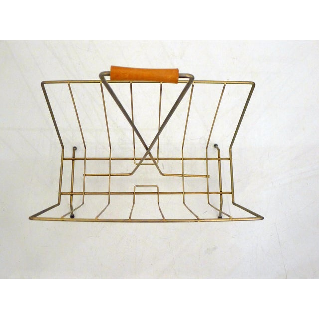 Mid-Century Modern Magazine Rack in Gilt Metal and Wooden Handle, 1950s For Sale - Image 4 of 13