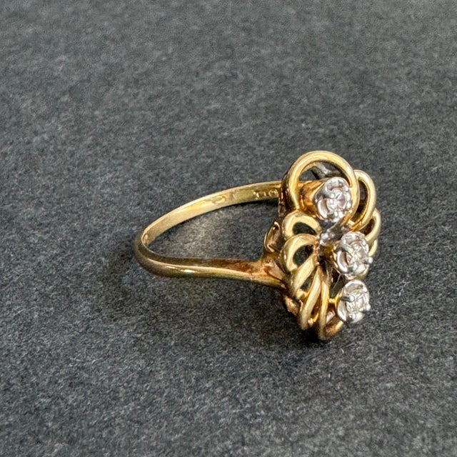 French Vintage 14k Gold & Diamond Ring Swirled Freeform Cluster Three Stone Size 6.25 For Sale - Image 3 of 11