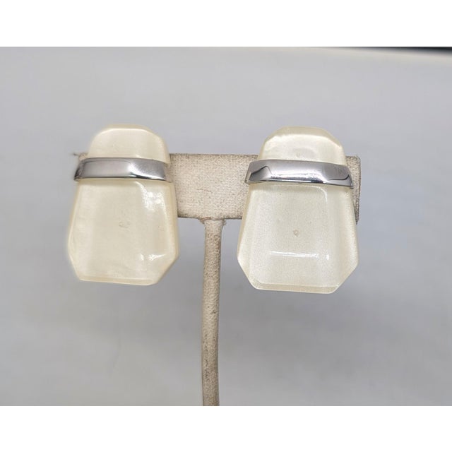 Trifari Vintage Kunio Matsumoto for Trifari Modernist Clip Earrings-2 Pieces For Sale - Image 4 of 8