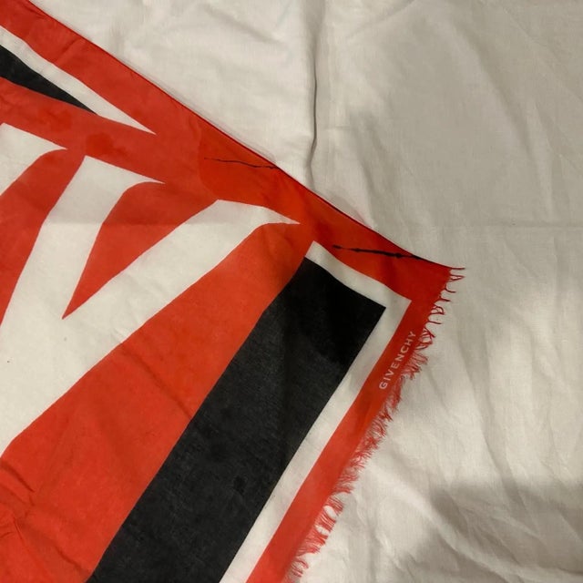 2000s Blue, Red and White Cotton Oversized Scarf by Givenchy For Sale - Image 9 of 10