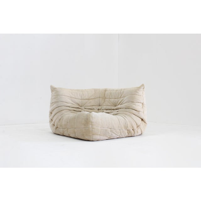 Vintage Togo Corner Chair in Beige Velvet by Michel Ducaroy from Ligne Roset, 1980s For Sale - Image 9 of 9