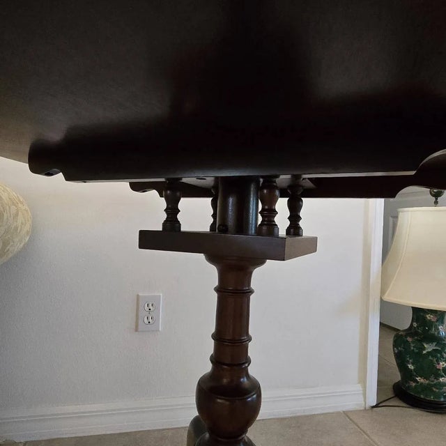 Queen Anne Style Mahogany Pedestal Tilt Top Tea Table For Sale - Image 4 of 7