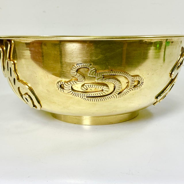 1980s Vintage Chinoiserie Boho Chic Hollywood Regency Large Brass Decorative Bowl For Sale - Image 11 of 14
