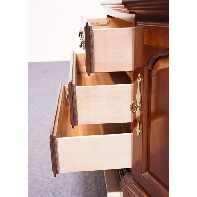 Thomasville Furniture Collector's Cherry 63" Buffet W. Lighted Display China Cabinet 10121-425 / 10121-426 For Sale - Image 10 of 17
