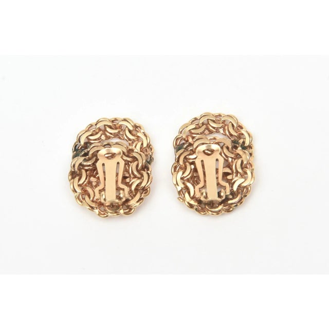 1950s Vintage 14 Karat Gold Sculptural Twisted Chains Clip-On Earrings - 2 Pieces For Sale - Image 5 of 7