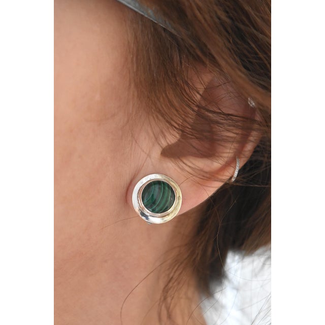 Vintage Sterling Silver Malachite Clip-on Stud Earrings, A Pair For Sale - Image 17 of 18