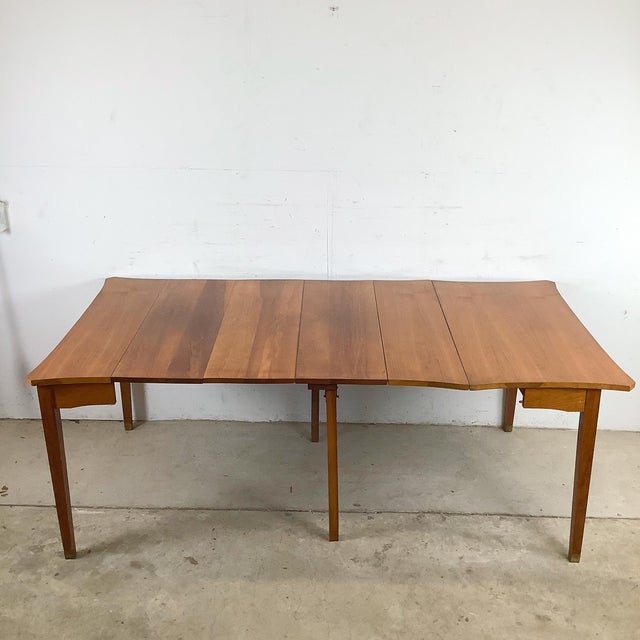 Mid-Century Modern Vintage Mid-Century Console to Dining Table With Scalloped Top & Brass Sabots, 21”–78”, 1960s For Sale - Image 3 of 18