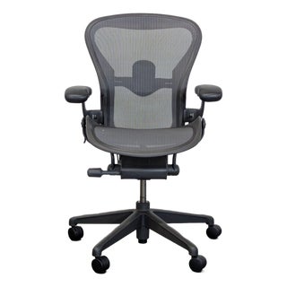 Herman Miller Aeron Ergonomic Mesh Office Chair - Adjustable Armrests For Sale