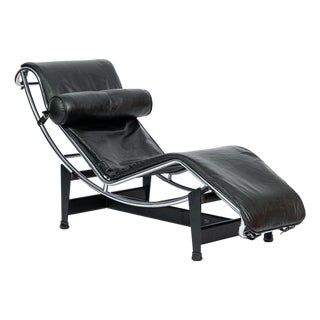 Cassina Lc4 Black Leather Chaise Lounge Chair by Le Corbusier 1981 For Sale