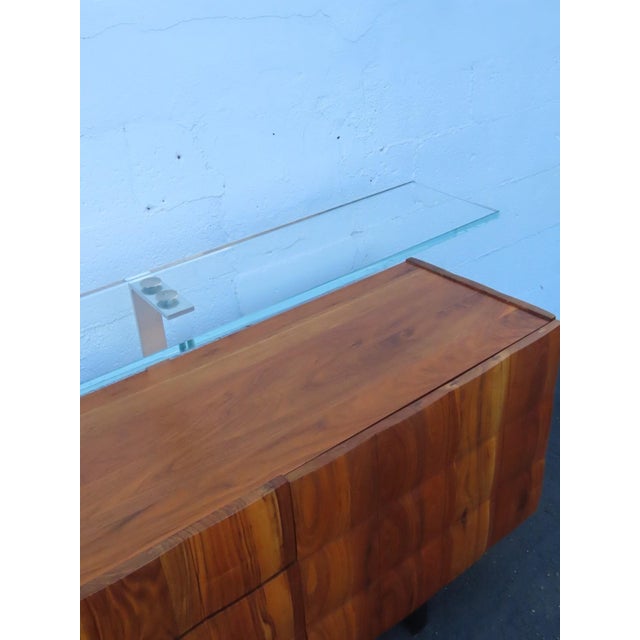 Mid Century Modern Long Glass Top Walnut Sideboard Credenza Dresser Buffet 6667 For Sale - Image 15 of 18