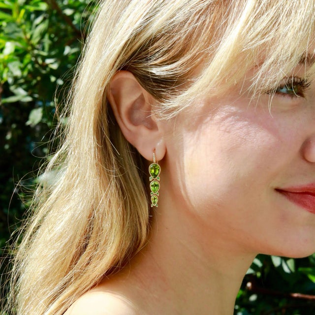 Nina Zhou Lily of the Valley 7.40ctw Peridot Tsavorite Diamond Drop Earrings in 14k Yellow Gold, A Pair For Sale In Los Angeles - Image 6 of 9