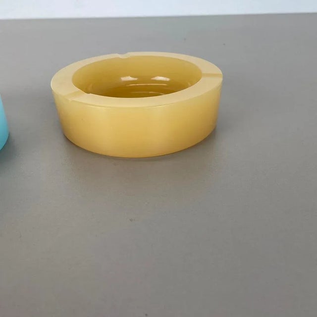 Murano Opaline Glass Ashtrays from Cenedese, 1960s, Set of 2 For Sale - Image 13 of 18