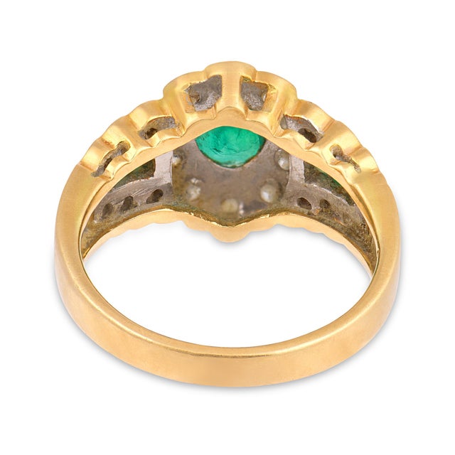 Vintage Emerald Diamond 18k Yellow Gold Cluster Ring, Size 6 For Sale In Los Angeles - Image 6 of 7