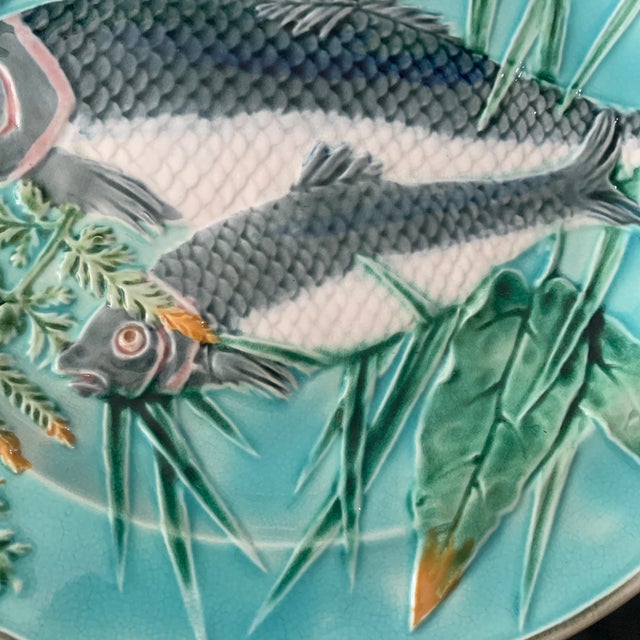 Traditional Antique 19th Century Majolica Wedgewood Fish & Seaweed Plate Impressed C1880 For Sale - Image 3 of 8