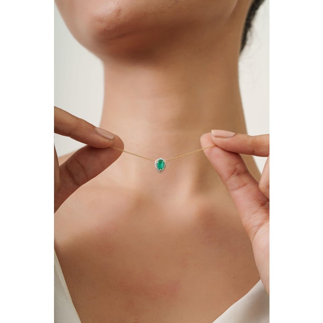 Pear-Shaped Natural Emerald & Diamond Halo Pendant Necklace in 18k Yellow Gold For Sale - Image 11 of 16