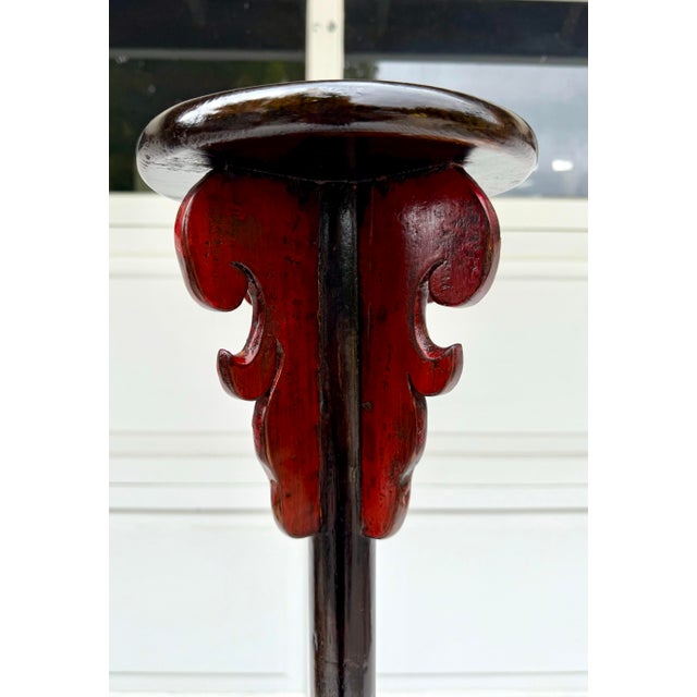 Chinoiserie Pair of Antique Chinese Shanxi Elmwood Lantern Stands With Black Lacquer and Red Accents For Sale - Image 3 of 10