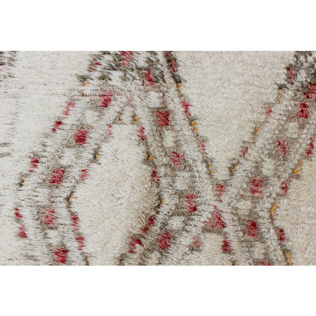 Vintage Beni Ouarain Moroccan Rug in White, Ivory, Taupe, Green and Rose Colors For Sale In Atlanta - Image 6 of 13
